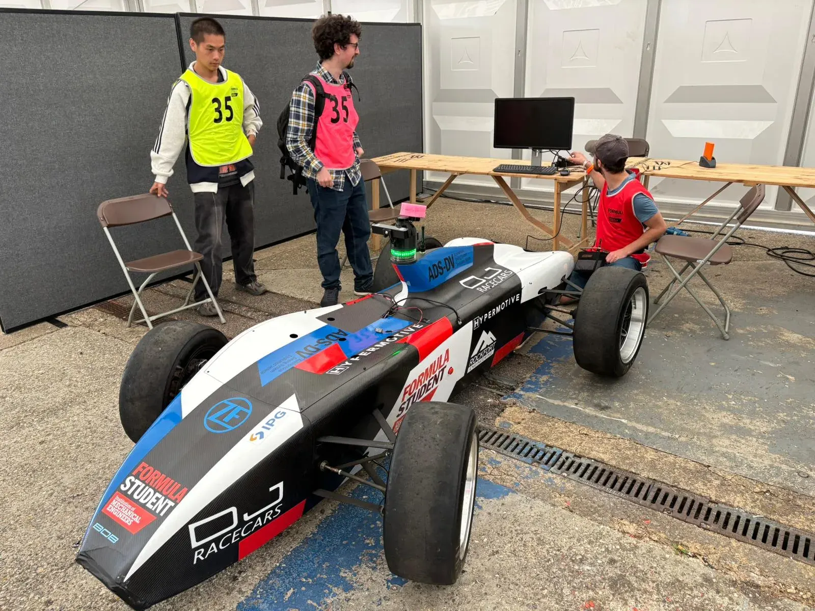 I nostri primi tentativi di comprendere come interfacciarci alla macchina